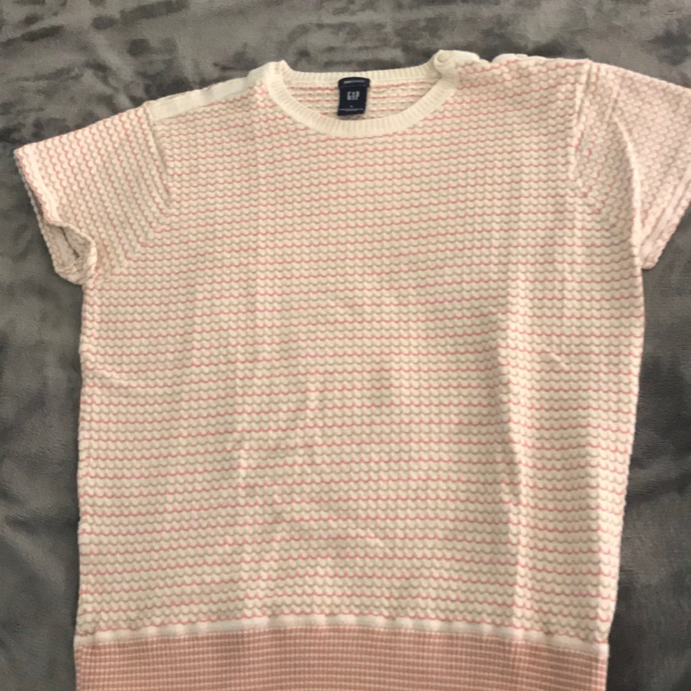 GAP short sleeve sweater